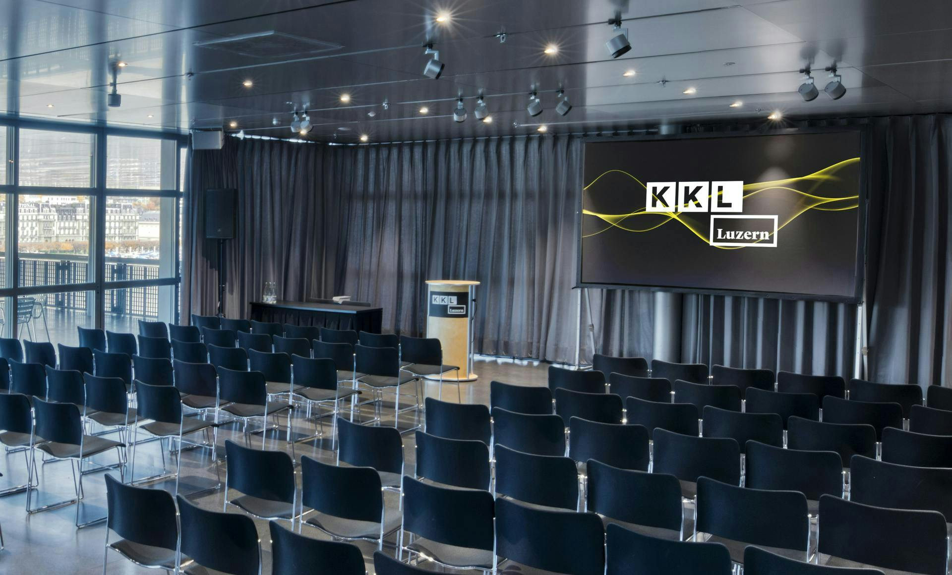 Meeting in the Terrace Hall of the KKL Lucerne with row seating and Screen